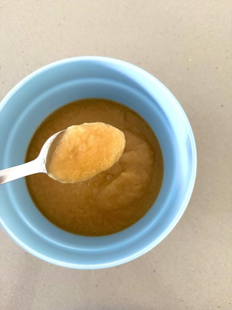 Healthy homemade applesauce for kids